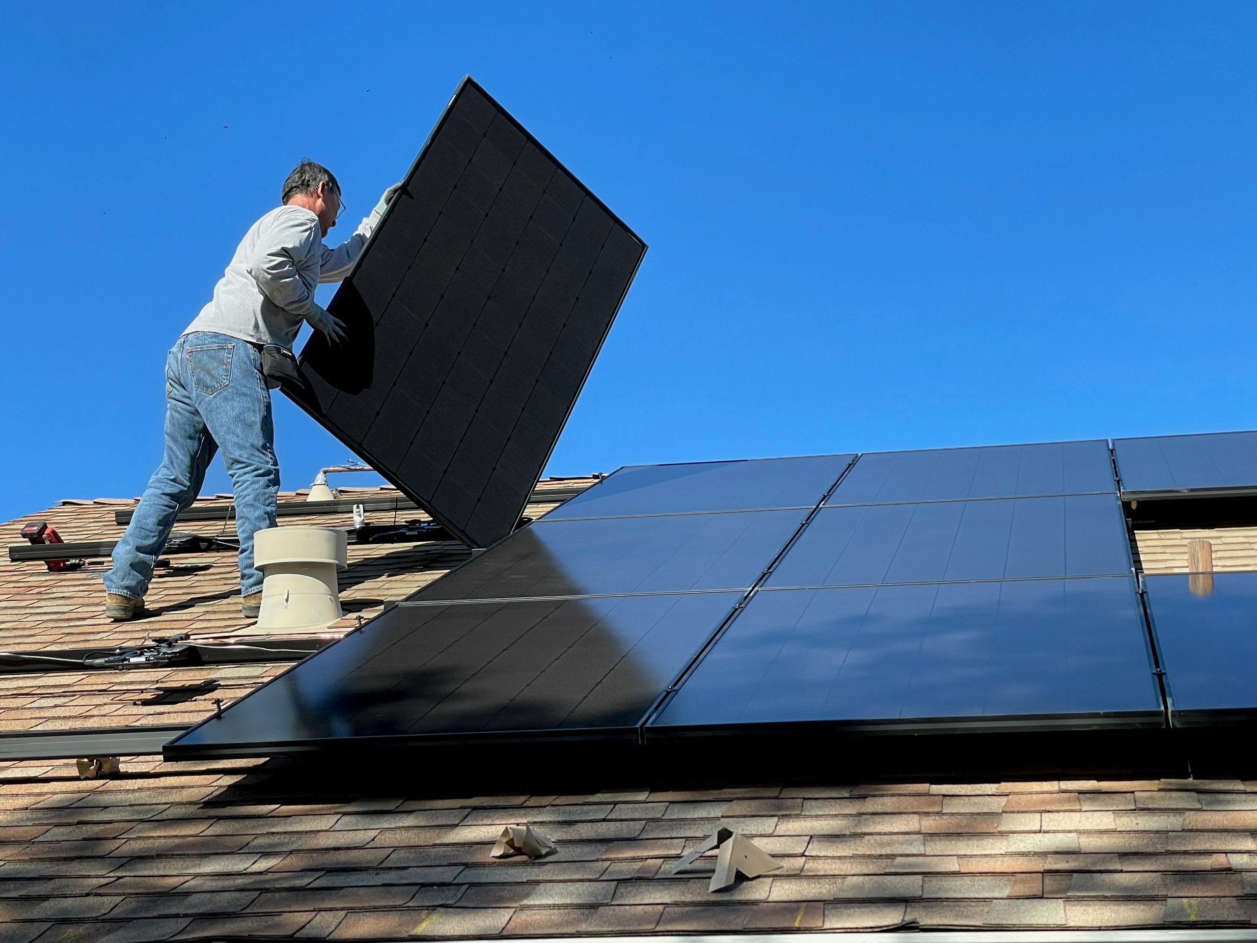 Solar Panels vs. Traditional Energy Sources: What You Need to Know